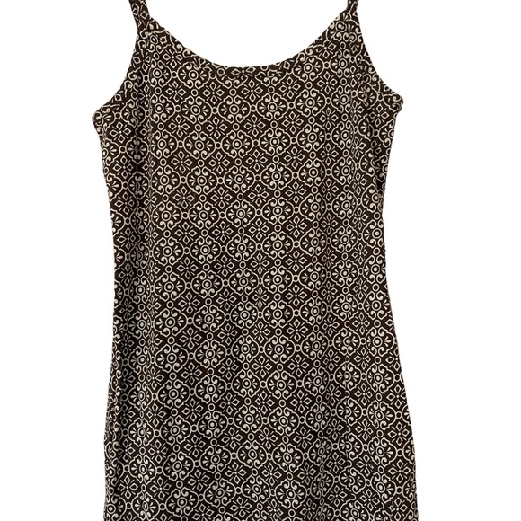 3 sleeveless Women's dress shirts. Banana Republic, and H&M size small, X small. - Picture 9 of 14